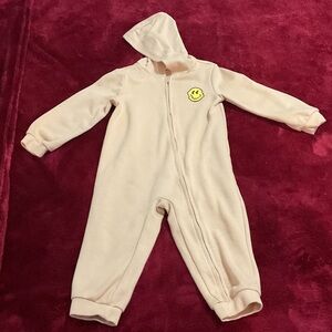 SHEIN Cream Kids Hooded Footie with Smiley